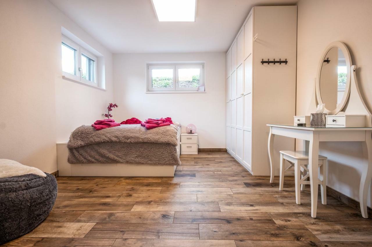 Moderne Souterrain-Wohnung Anif Dış mekan fotoğraf